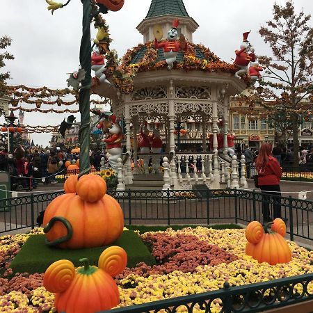 F&B'S Garden 10 Min Disneyland Paris Montry ภายนอก รูปภาพ